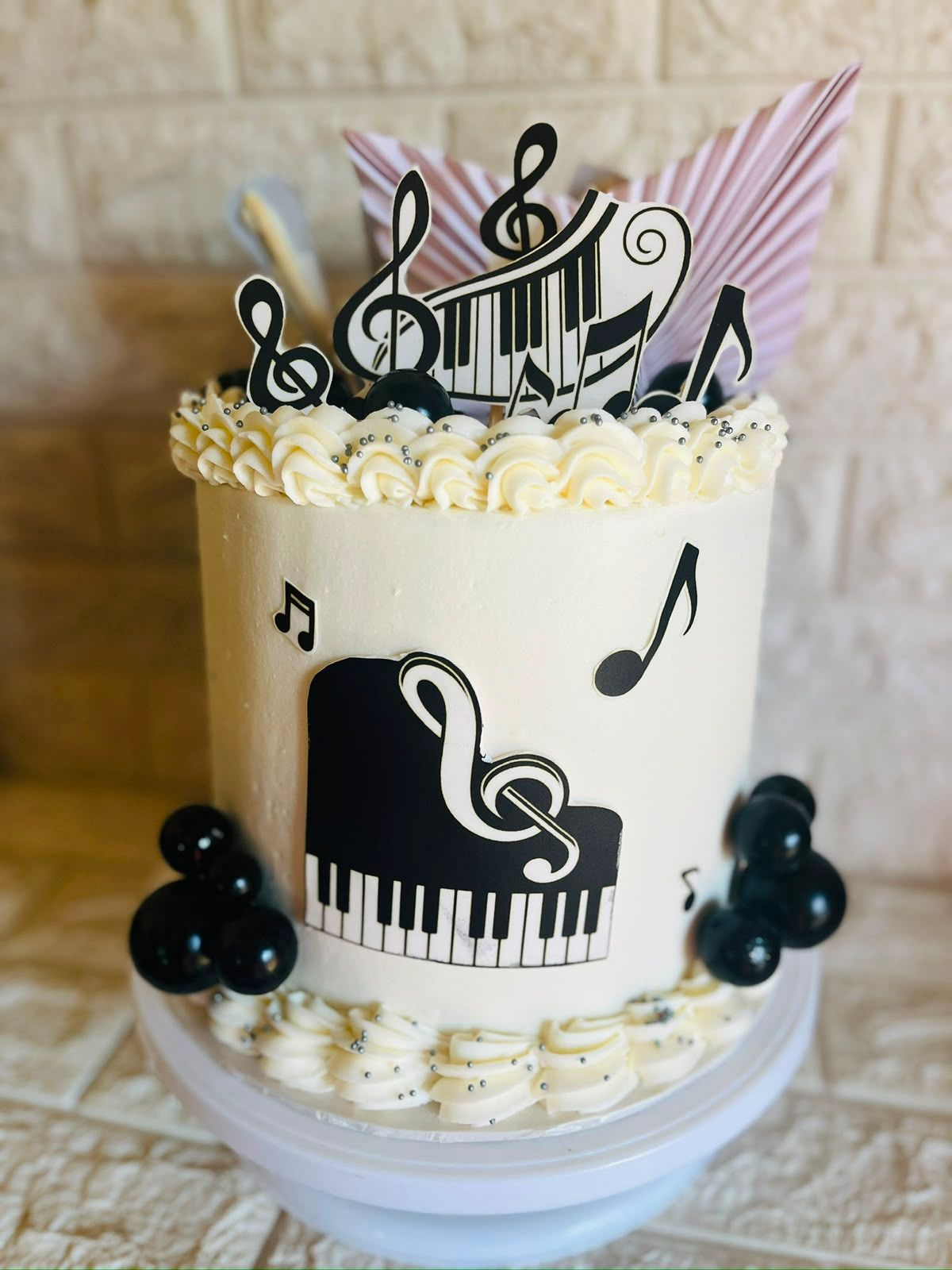 MAC Makeup Glam Cake by Baked by Buhlebenkosi