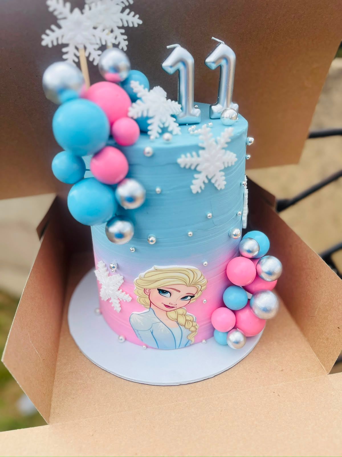 Frozen Elsa Mini Cake by Baked by Buhlebenkosi