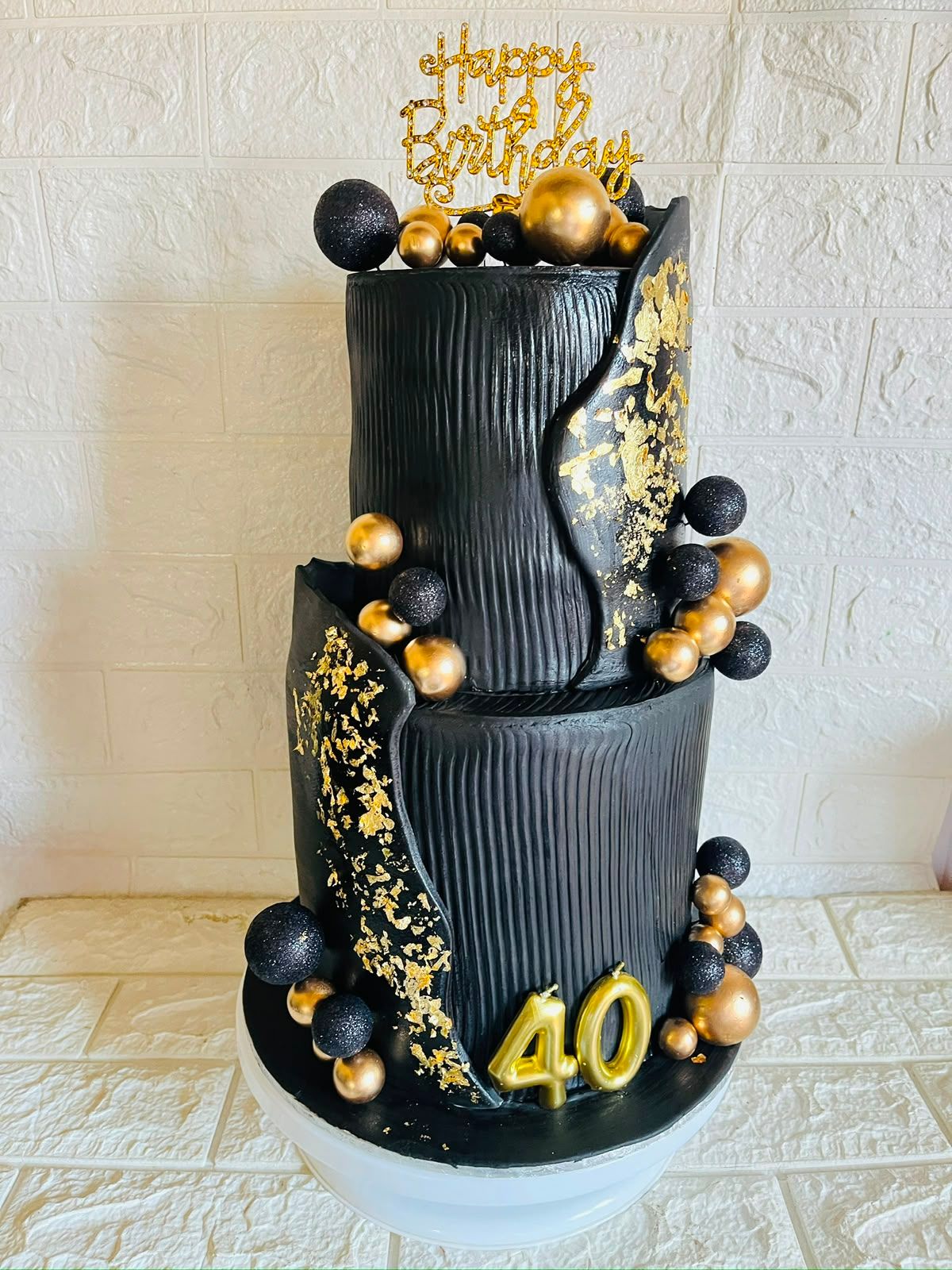 Onyx Gold Leaf Cake by Baked by Buhlebenkosi